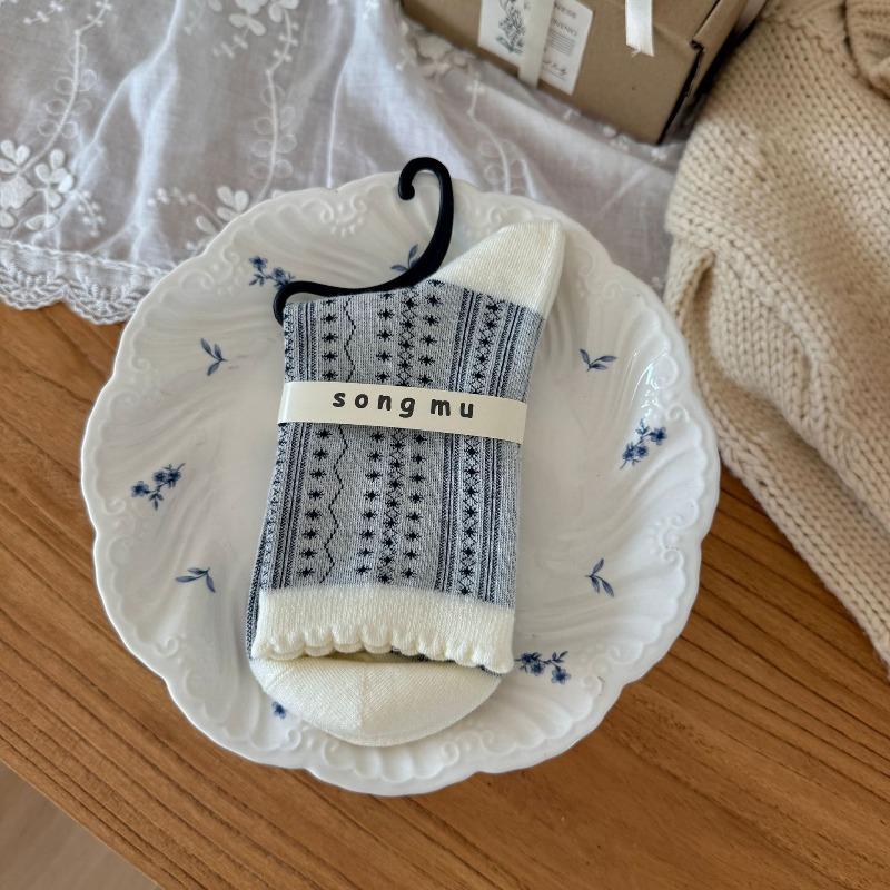 Boneless Socks, Women's Mid-calf Socks, Autumn and Winter Retro Girls' Bow Pile Socks, Women's Socks