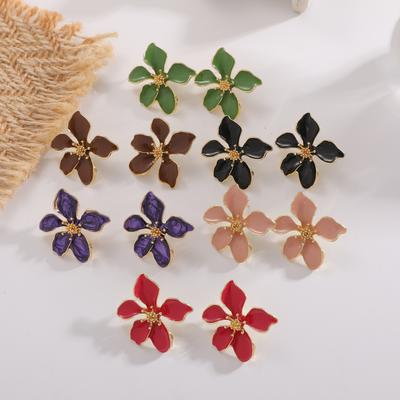 Exquisite and Gentle Flower Stud Earrings Women's Elegant Niche Design Earrings Light Luxury High-end Earrings Versatile Retro