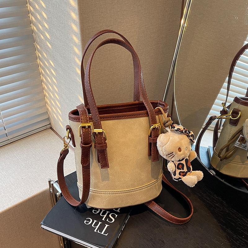 Retro Fashion Bucket Bag Women'S Autumn Tide One Shoulder Oblique Span Bag High Sense Simple Armpit Bag