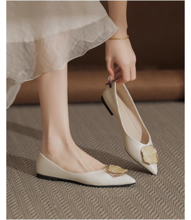 2025 Spring and Autumn New Xiaoxiangfeng Single Shoes Comfortable Soft-soled Pointed Shallow Mouth Flat-soled Women's Shoes