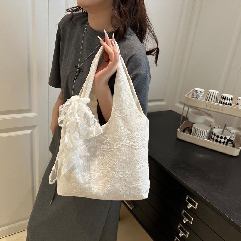 Simple Solid Color Flower Lace Women Casual Shoulder Bag For Urban Fashion