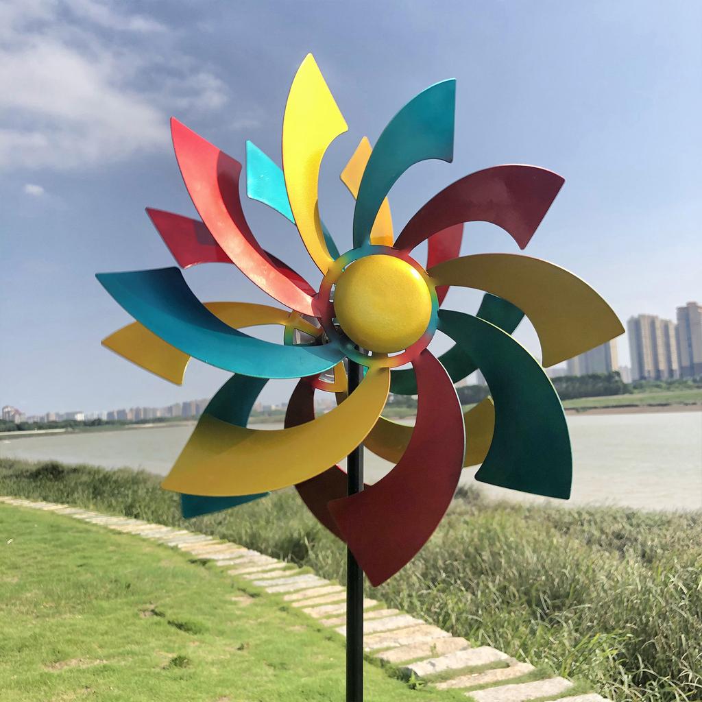 Zahradní dekorace Větrné mlýnky Obousměrná rotace Vodotěsný Kovový větrný mlýnek odolný proti UV záření pro