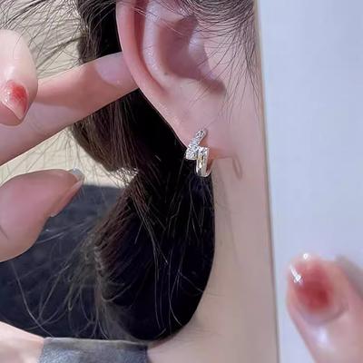 New Retro French Small Circle Earrings, Fashionable Versatile Ear Buckles, Personalized, Small and Exquisite Design, Diamond-set Earrings