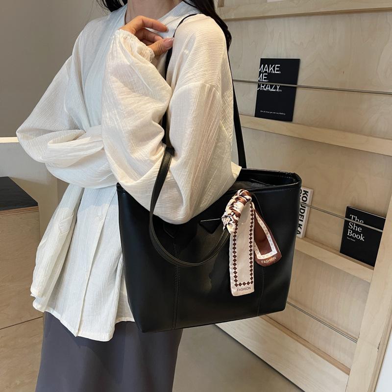 Large-capacity Simple Tote Extra-large Bag Women's 2025 New Casual Texture Commuter Bag Student Class Shoulder Bag
