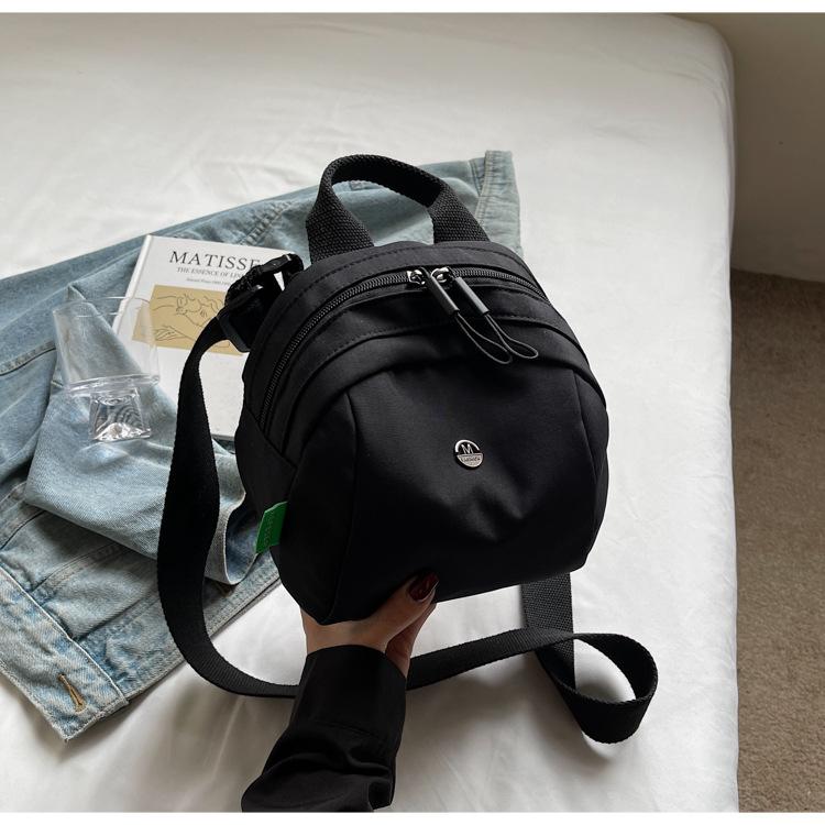 Japan and South Korea 2025 new women's bags fashion casual nylon bags lightweight women's travel bags niche design messenger bags