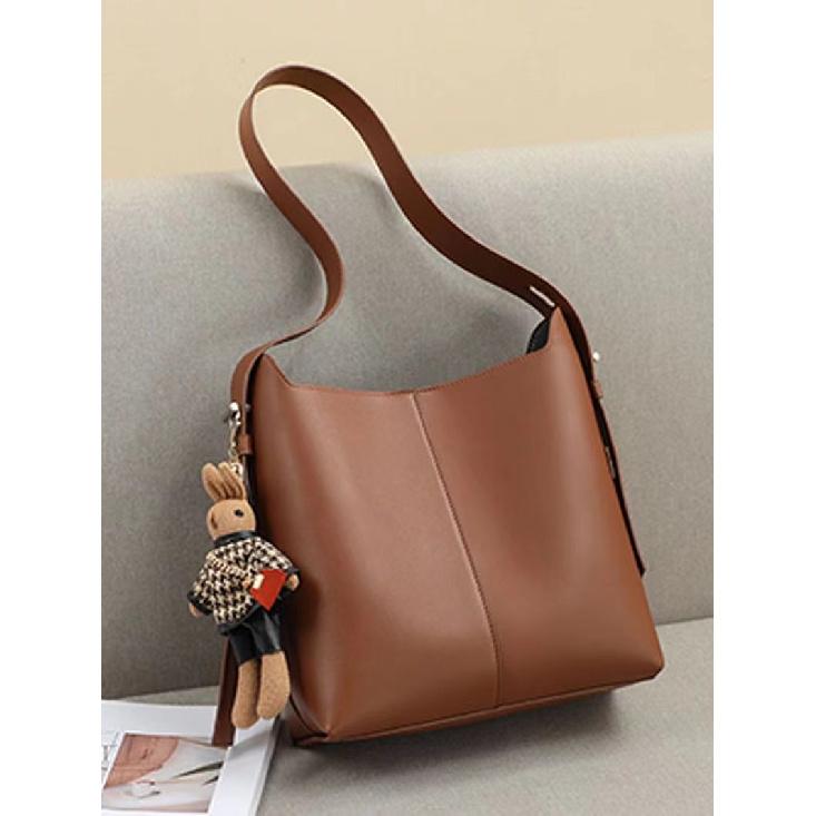 Luxurious Bucket Bag, Versatile Crossbody Bag for Women, Popular Internet Sensation, Large Capacity Casual Shoulder Bag with Bunny Accessory