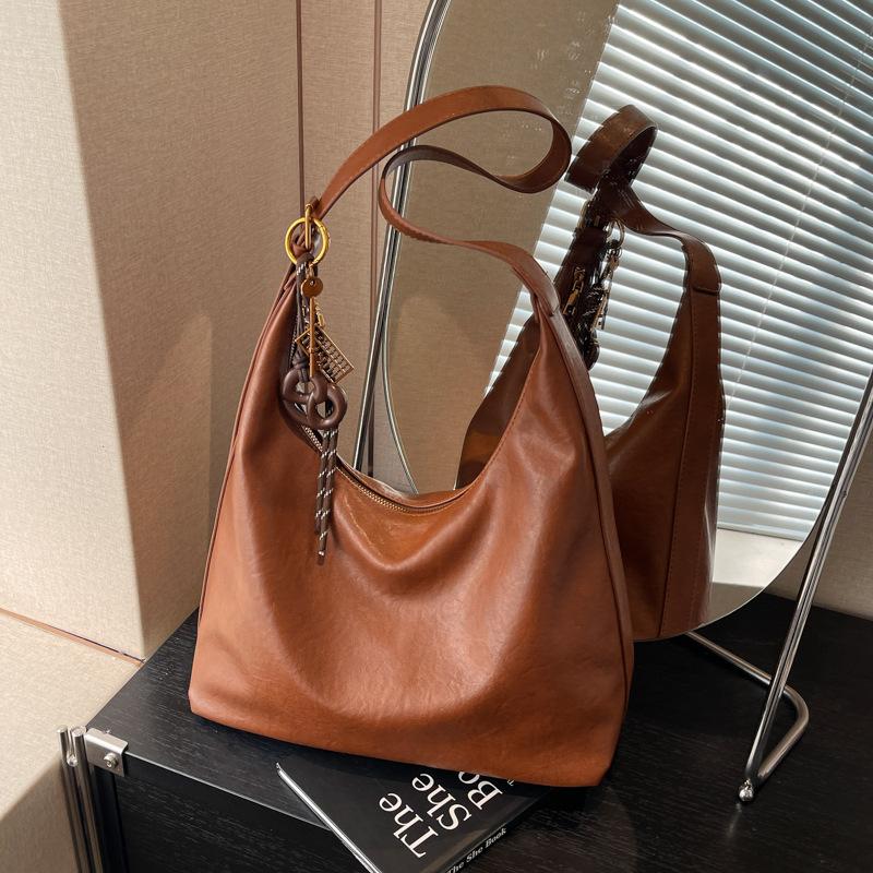 Large-capacity Simple Bag Women's Autumn and Winter New Trendy Fashion High-end Shoulder Bag Casual Commuter Bag