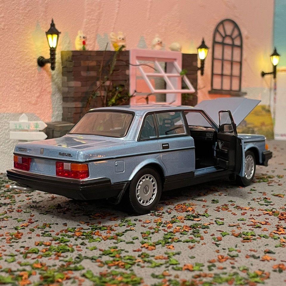 WELLY 1:24 VOLVO 240 GL Alloy Classic Car Model Diecasts Metal Toy Vehicles Car Model Simulation Collection Childrens Toys Gifts
