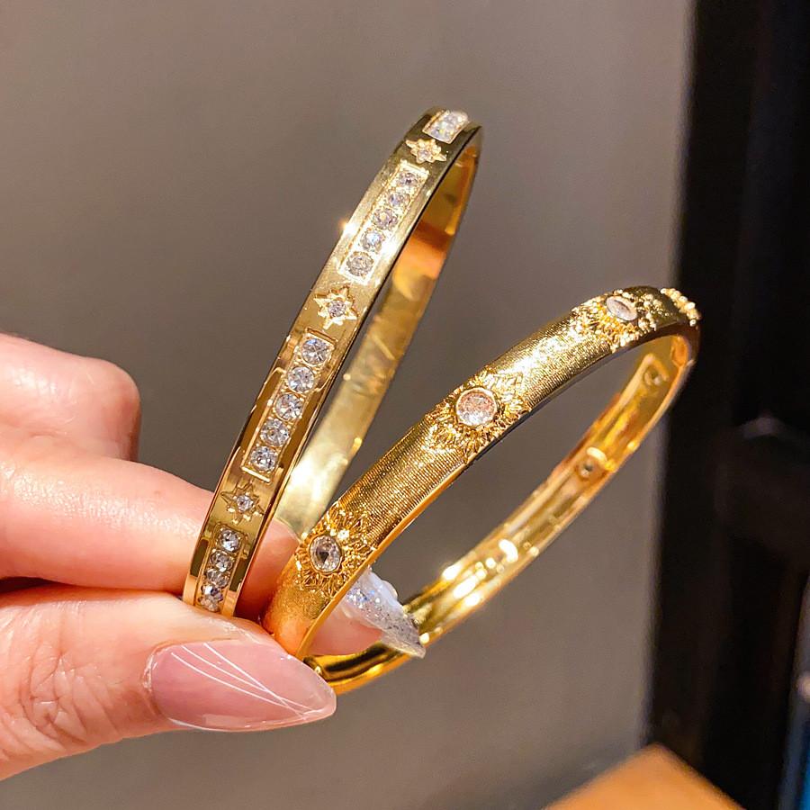 Vintage Floral Copper Bracelet With Zirconia Stones For Elegant Hand Jewelry