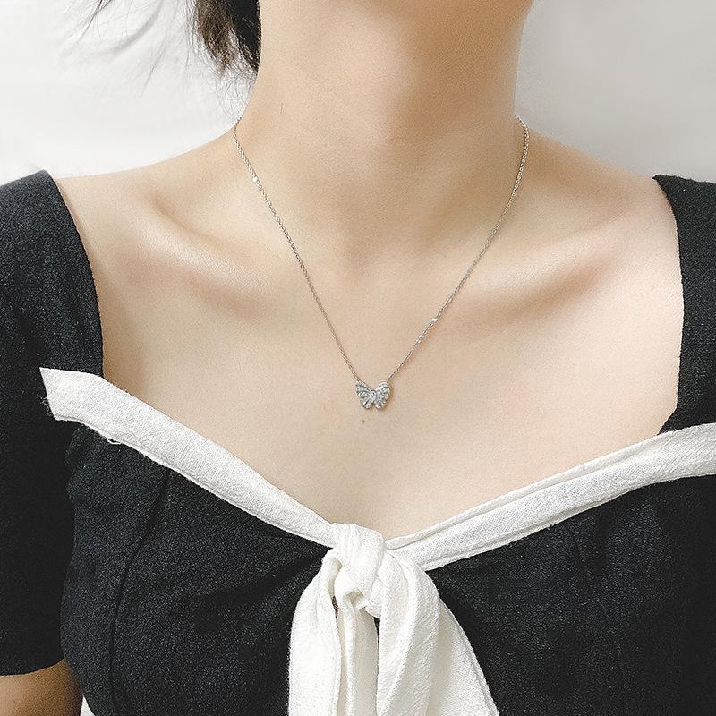 Korean Style Luxury Butterfly Zircon Necklace for Girls – Trendy Clavicle Chain with Niche Design
