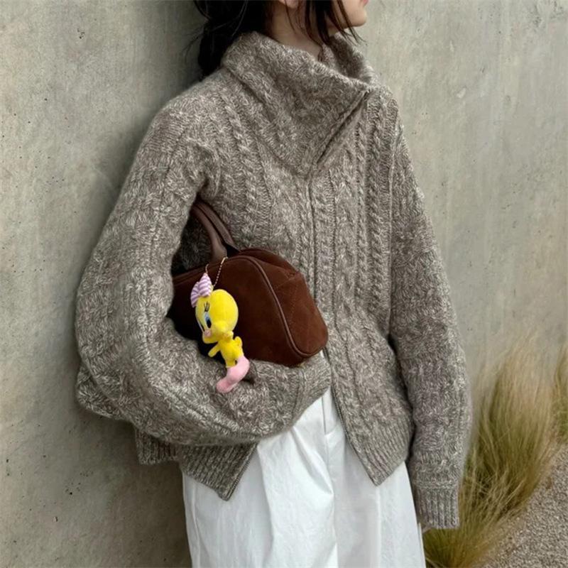 Retro Cashmere Cable Knit Batwing Sleeve Cardigan with Double Zipper, Perfect for Autumn/Winter.