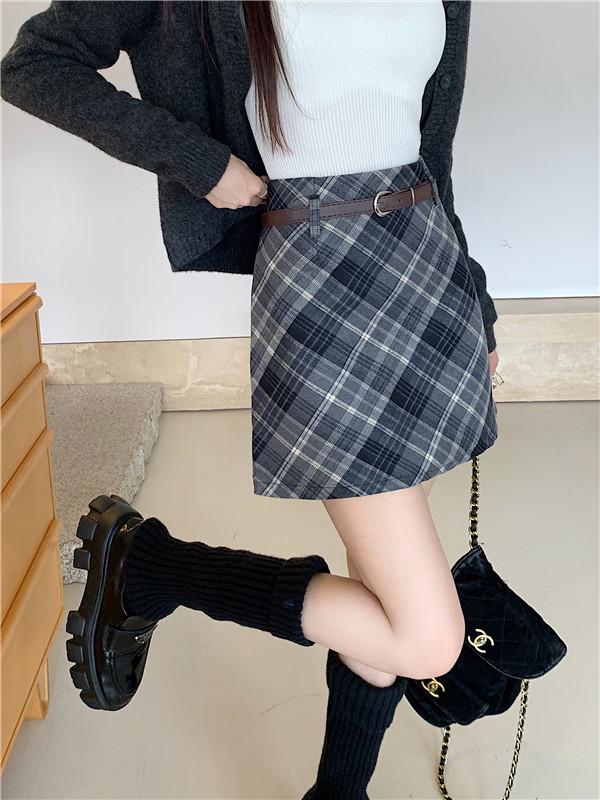 Plus Size Korean Retro Woolen A-Line Plaid Skirt for Women – Autumn New Arrival Hip-Hugging Slimming Skirt for Chubby Girls