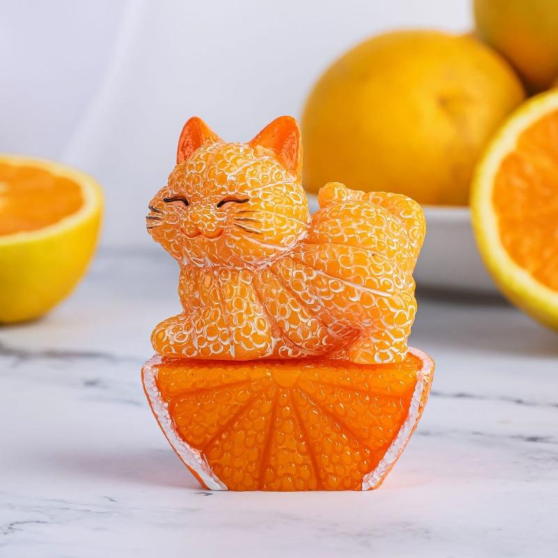 Here Comes The Cute Little Cat, Creative Orange Cat, Resin Tabletop Decoration, As A Gift for Girls