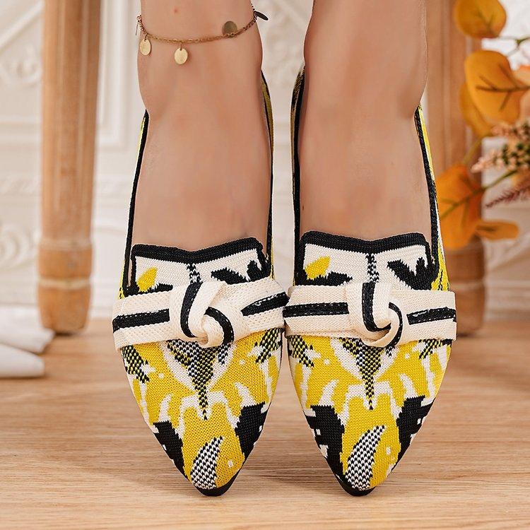 Pointed Flat-soled Single Shoes Large Size Fashion Fly-woven One-pedal Casual Women's Shoes