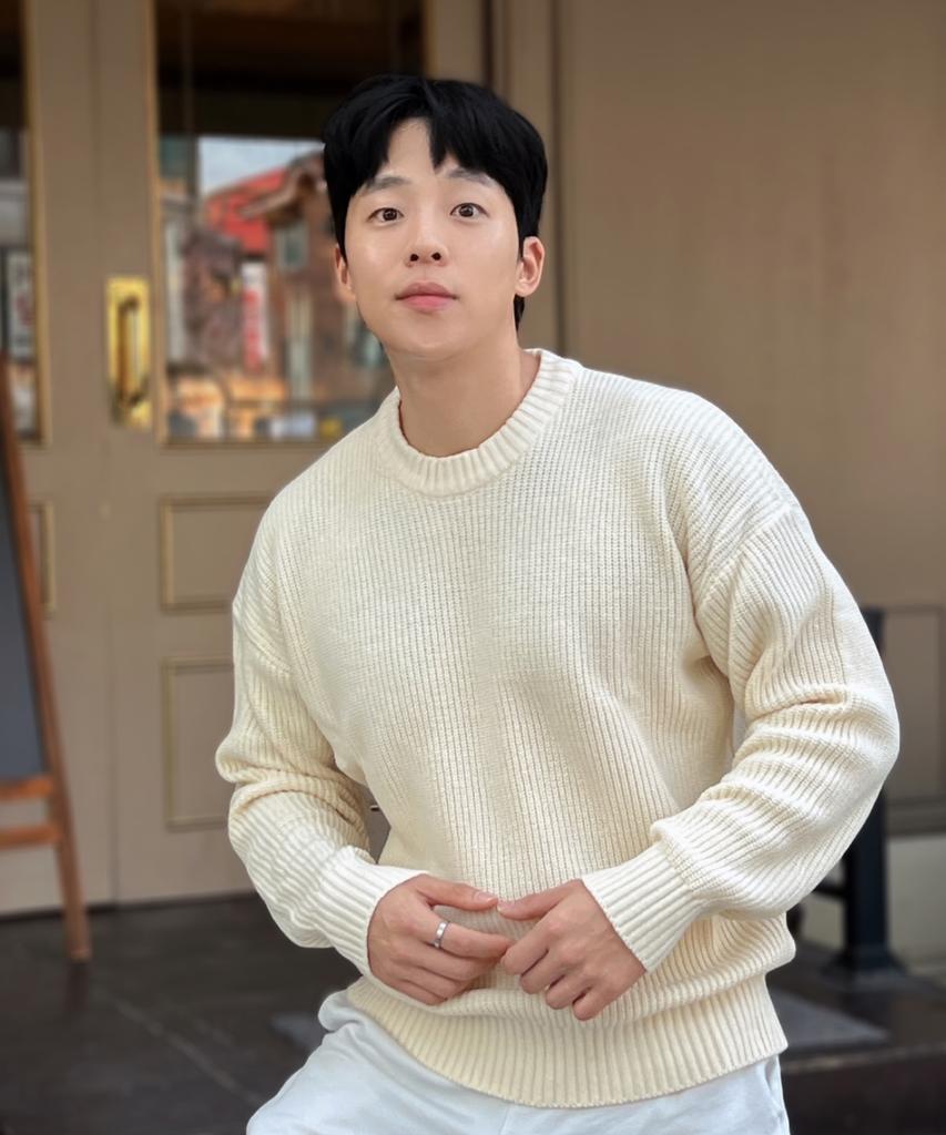 BLOND9 Crew Neck Rib Knit Sweater_Ivory