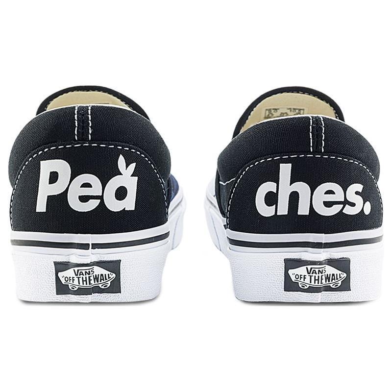 Wsuwane Brzoskwinie. One Universe x Classic Vans 'Black True White' VN0A5JLXBPB