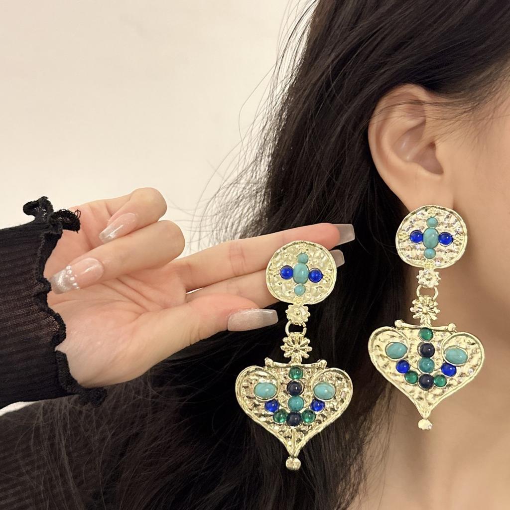 Vintage Earrings, Middle-aged Vintage Exaggerated Love and Sweeping Shoulder Earrings