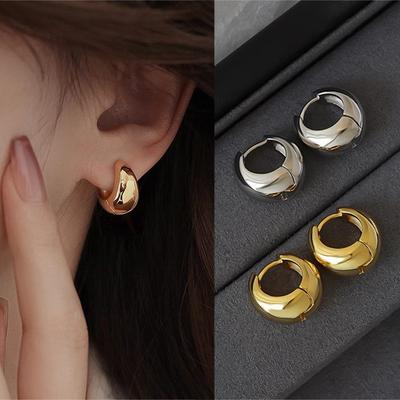 Vintage Light Luxury Drop Ear Buckle Women's Niche High-end Minimalist Personality Elegant Classic Accessories Daily Fashion Jewelry