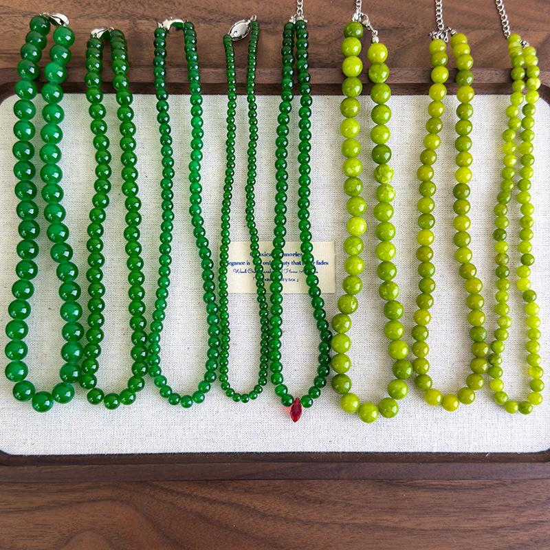 Summer Green Handmade Beaded Choker Necklace Light Luxury Design Clavicle Chain Jewelry 2025 Fashion Accessory