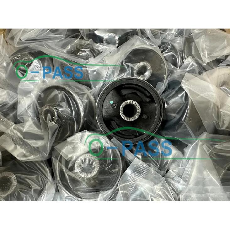 OPASS Front lower Control arm Bushing For TOYOTA Celica Ipsum Isis Matrix Prius Voltz Will WISH 2001- 48655-12170 1 Piece