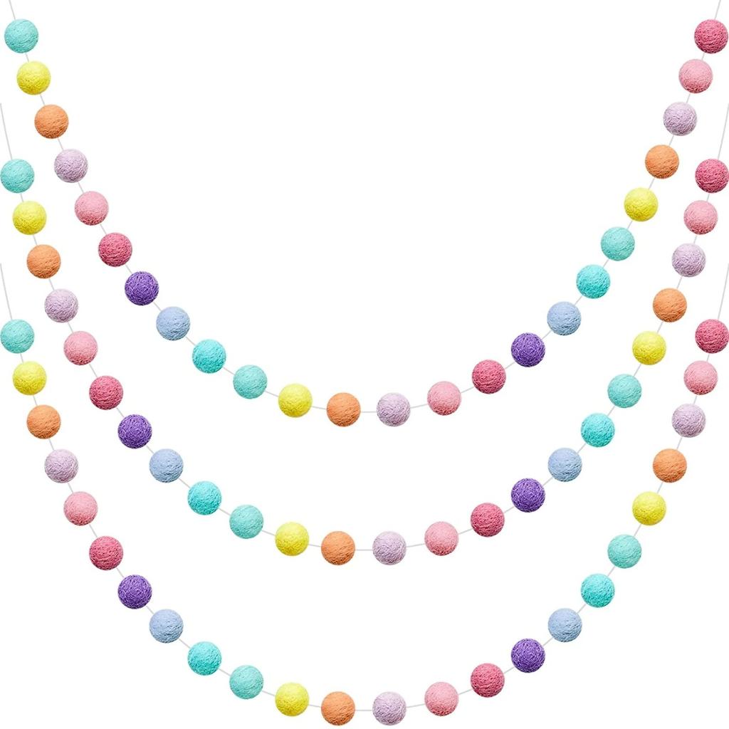 The Children's Room And The Girls' Room Are Decorated With Macaron-colored Hairball Pendants