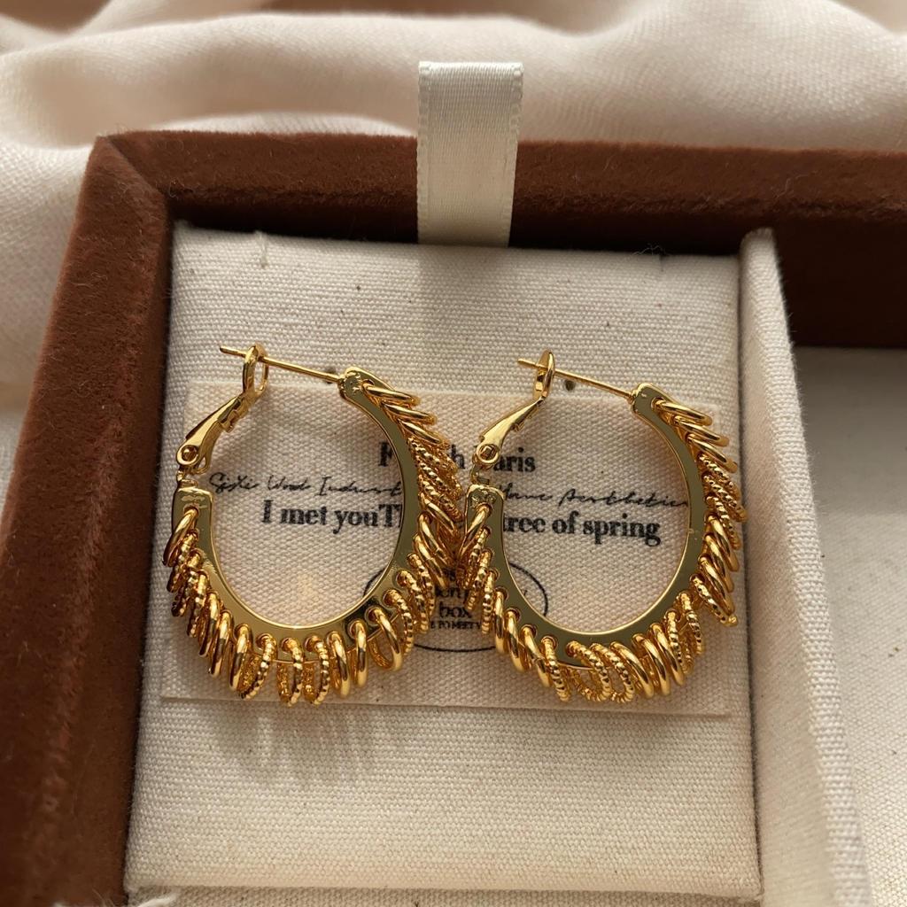Love Round Geometric Weaving Earrings Ear Buckles Light Luxury Exquisite Retro Niche Premium Daily Versatile Earrings