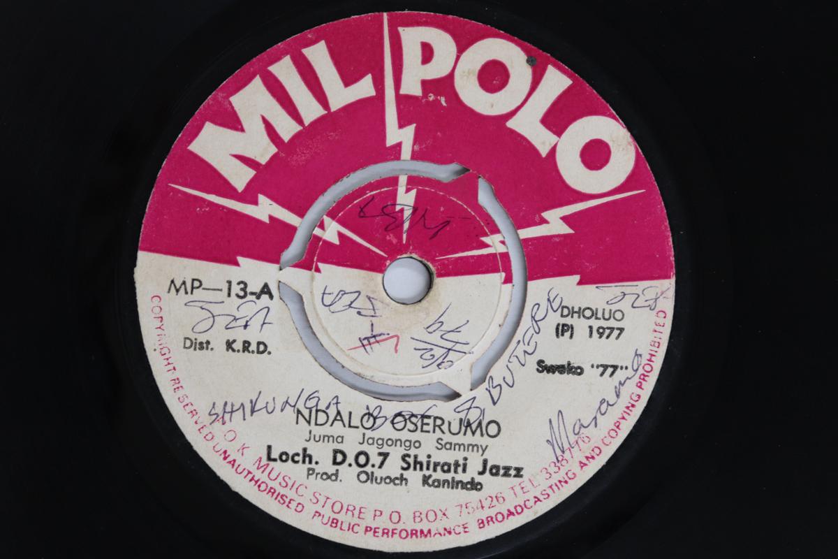 

7inch Record LOCH. D.O.7 SHIRATI JAZZ - Ndalo Oserumo / Unjawowa Nono MP13 MIL POLO 1977 Kenya World Music Used
