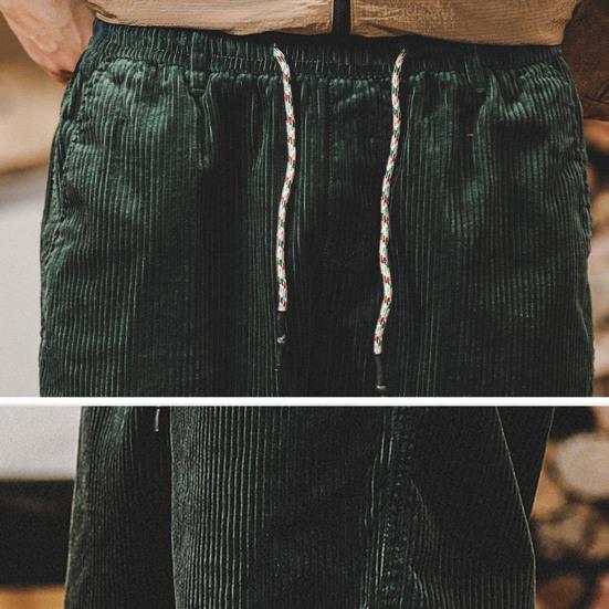 Sommershorts for menn Elastisk midje Justerbar snøring Uformelle shorts med lommer Ensfarge Corduroy strandshorts med brede ben