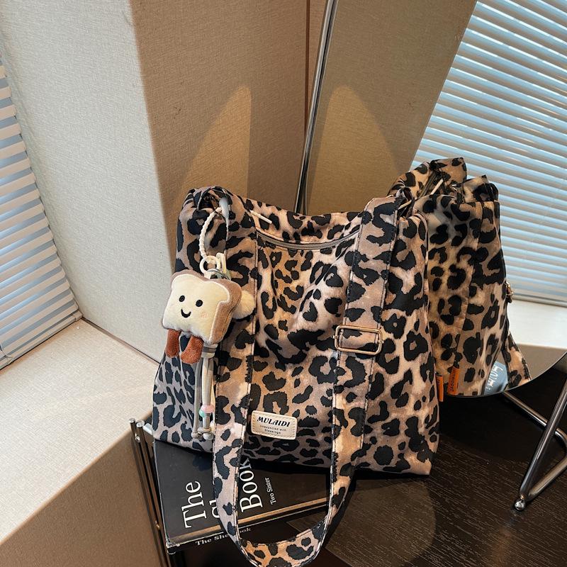 Popular Leopard Print Bag Women's New Large-capacity Commuter Shoulder Bag Niche Retro Messenger Bag