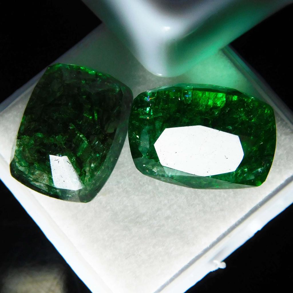 Natural Green Colombian Emerald 21ct Cushion Cut Certified Loose Gemstone