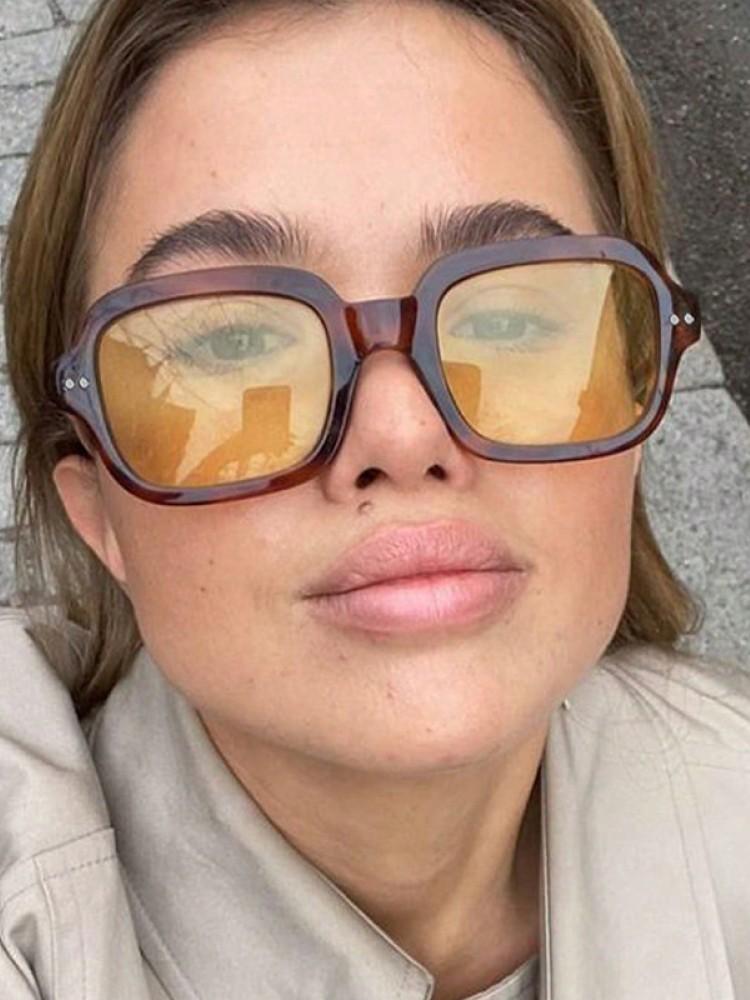 Vintage Punk Rivets Square Sunglasses Women Brand Designer Oversized Retro Black Sun Glasses Shades Men Goggle Oculos De Sol