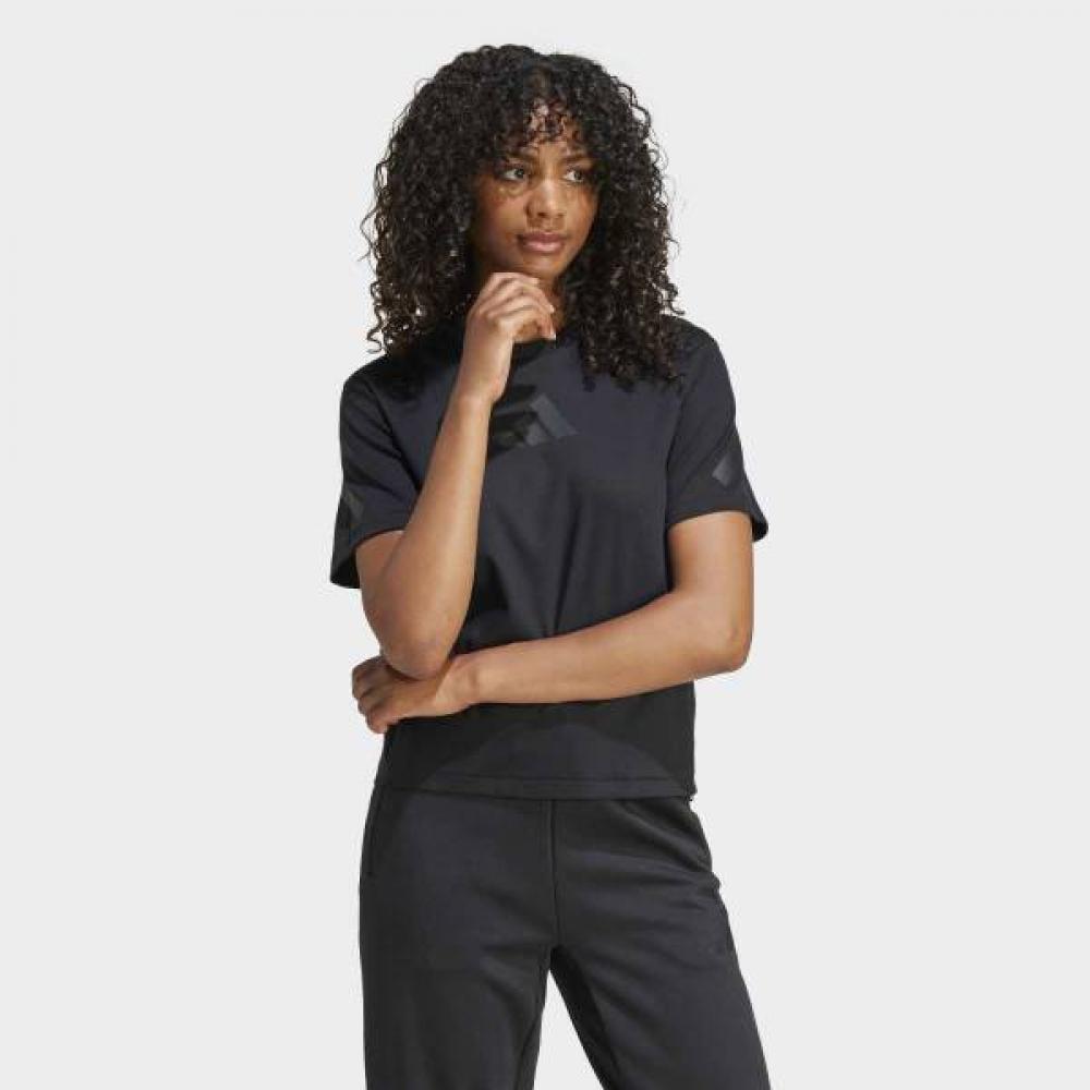 adidas Women S T ShirT Z.n.e. SporTy deTail