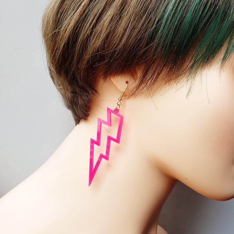 Geometric Acrylic Lightning Bolt Earrings: Bold, Fashionable Statement Jewelry for Women