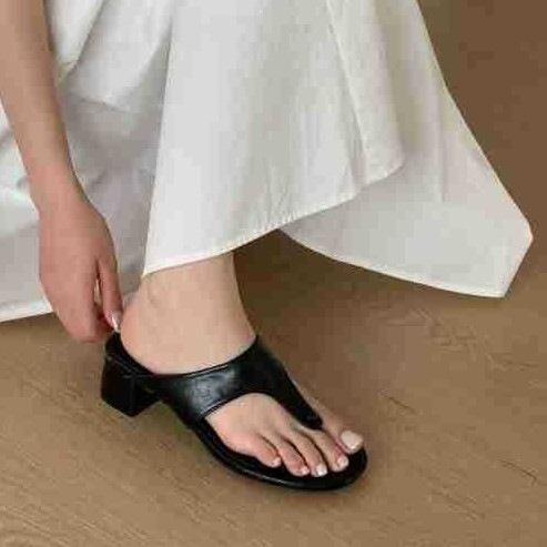 French Black Round Toe Flip-Flops Women S Summer Wear Thick Heels Sandals Temperament Commuter Sandals 35 5390₽