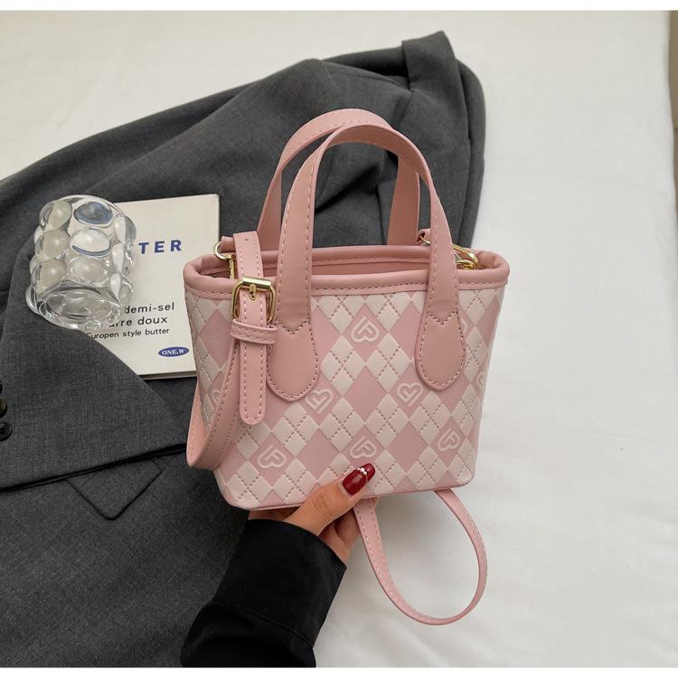 

В этом году популярные маленькие сумки, женские модные сумки-мессенджеры 2025 года, нишевый дизайн высокого класса, переносные сумки-ведра