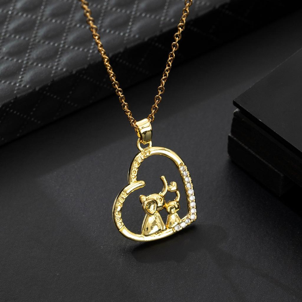 Metal Heart Crown Collarbone Necklace Hip Hop Pendant Necklace For Women Luxury Chain Accessory