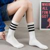 Socken im College-Stil für Damen, Gestreifte Sport-Mittelwaden-Socken für Herbst und Winter, Trendige und vielseitige lange Baumwollsocken
