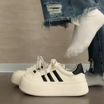 Încălțăminte pentru femei – Adidași