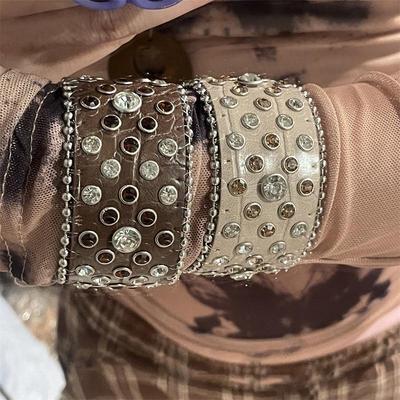 Pulseira de Couro com Pedras Strass Retro: Joias Femininas Únicas, Modernas e Versáteis