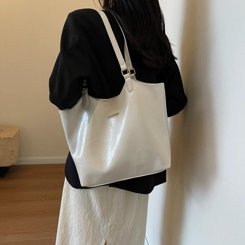 Designer Shoulder Bags for Women Large Capacity Tote Bag Winter Vintage Solid Color Zipper Travel Retro Handbag Purse CLE