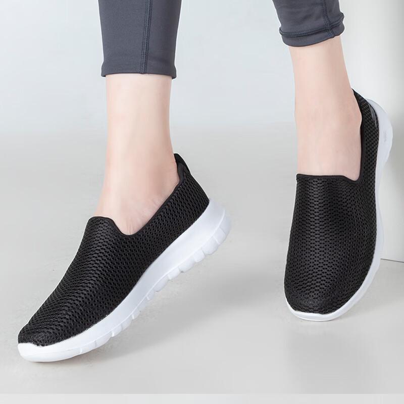 SKECHERS Women s Casual Walking Shoes 6.5