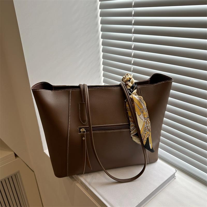 New Tote Bag Hand Bag Large Capacity Solid Color Simple Shoulder Armpit Bag Commuting Versatile