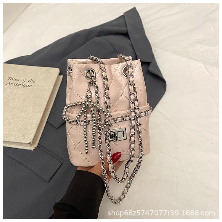 This Year's Popular Fashion Korean Version of Diamond Chain Bag Women's 2025 New Versatile Shoulder Messenger Bag Bucket Bag Tide