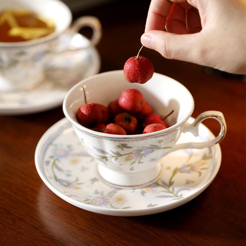 Nordic Embossed Lace Coffee Mug and Saucers Vintage Floral Ceramic Breakfast Cup for Afternoon Tea Painted Gold Flower Teacups