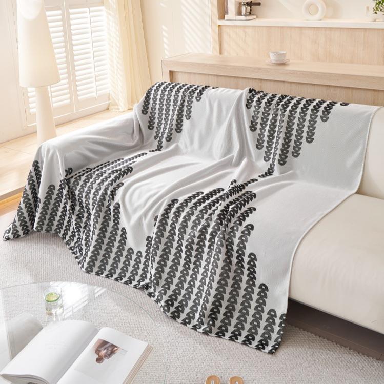 Sommer Kaltes Gefühl Eisseide Sofabezug Stoff Handtuch Sofabezug Sommer Sofamatte Kissen Staubdicht Einteiliger Bezug