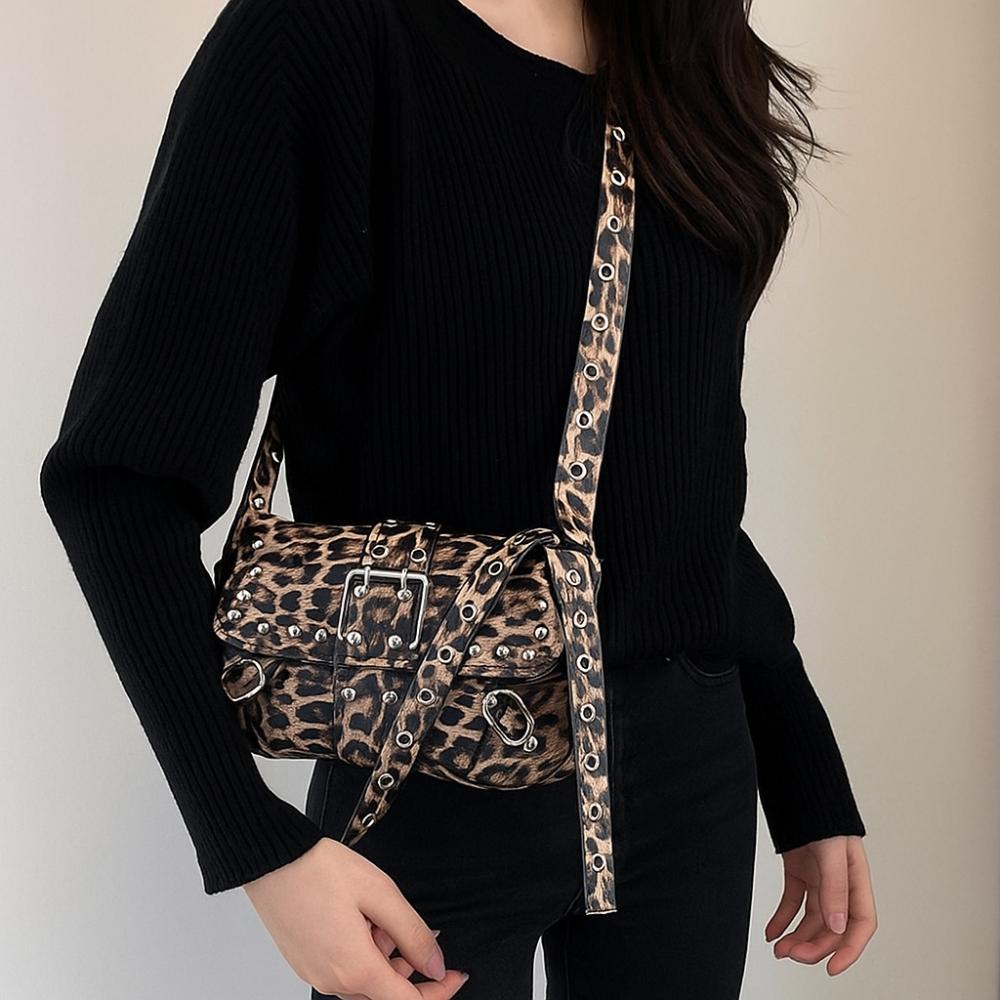 American Style Y2K Armpit Bag Sweet Cool Underarm Bag Casual Rivet Shoulder Bag  Spicy Girls