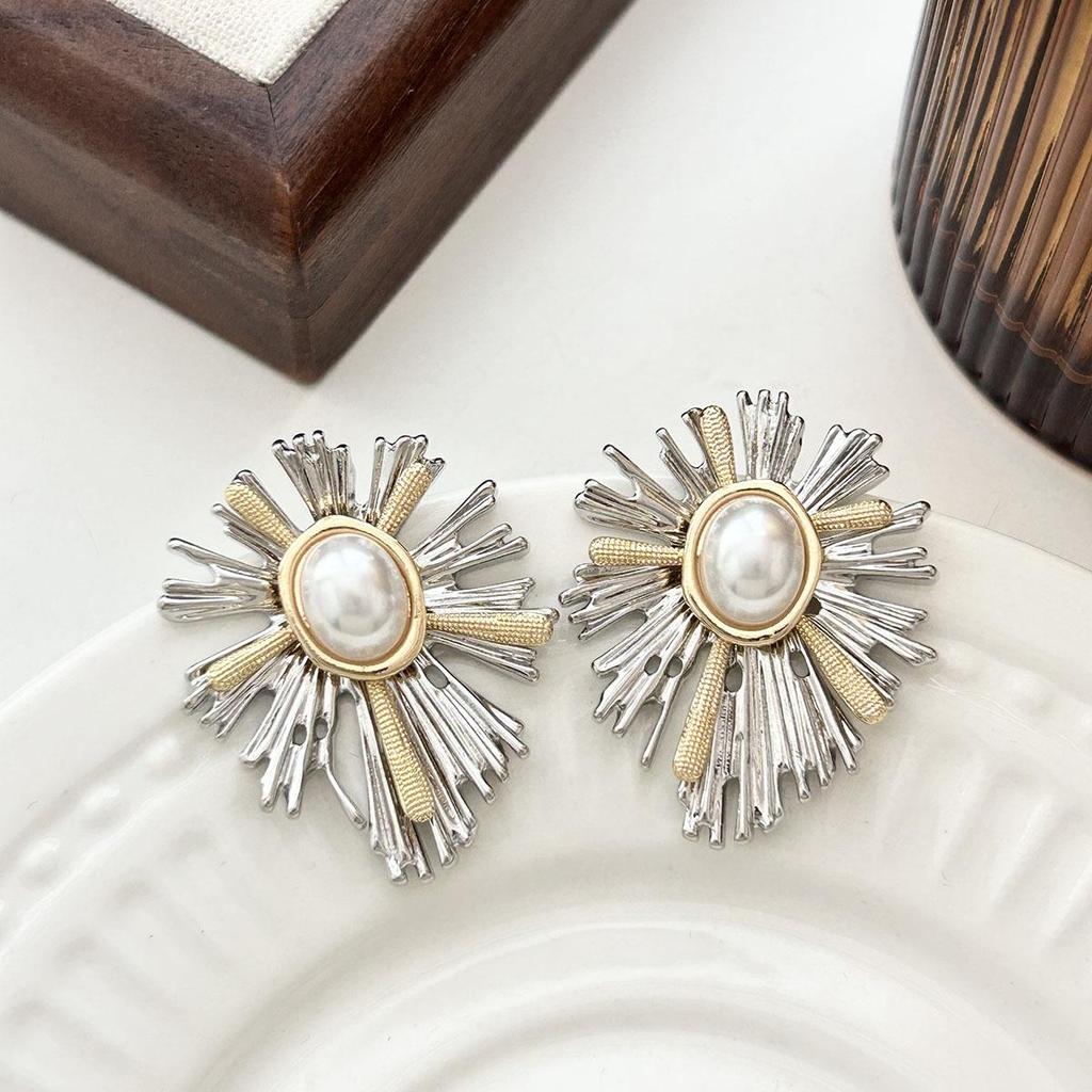 Retro Gem Pearl Flower Earrings - European Court Style, Light Luxury, Versatile Long Earrings