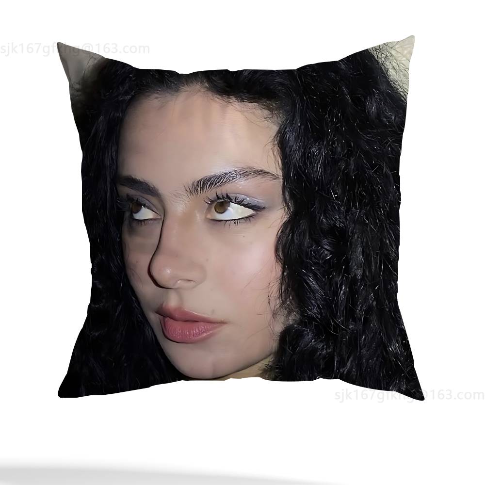 Poszewka na poduszkę z wizerunkiem piosenkarki Charli Xcx, w stylu casual, odpowiednia do dekoracji domu (z wyłączeniem rdzenia poduszki)