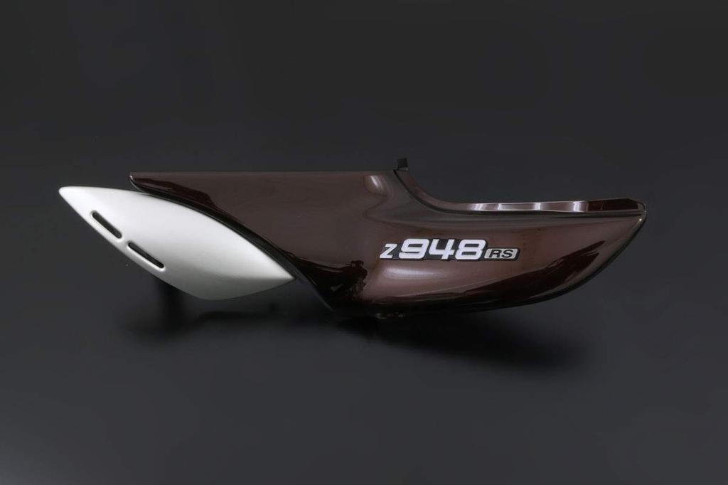 PMC Seitendeckel-Emblem Z900RS Buchstaben Gemeinsam für links und rechts 1 Stück "Z948RS" 189-1031