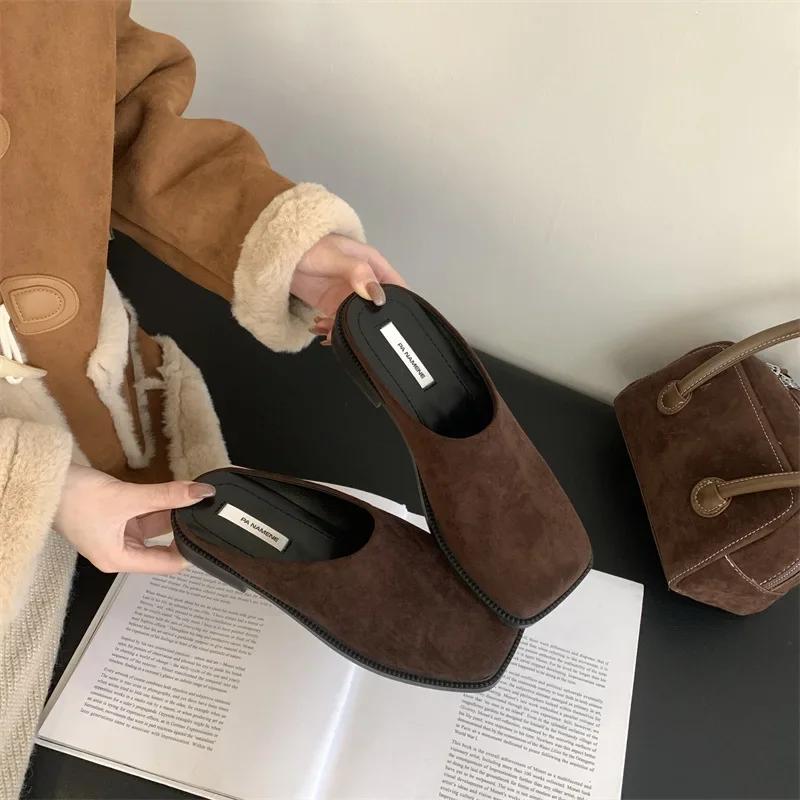 Mode Frühling Sommer Französische Flache Absatz Halboffene Zehen Pantoletten Damenschuhe Outdoor-Bekleidung Große Blume Halbstütz-Pantoletten